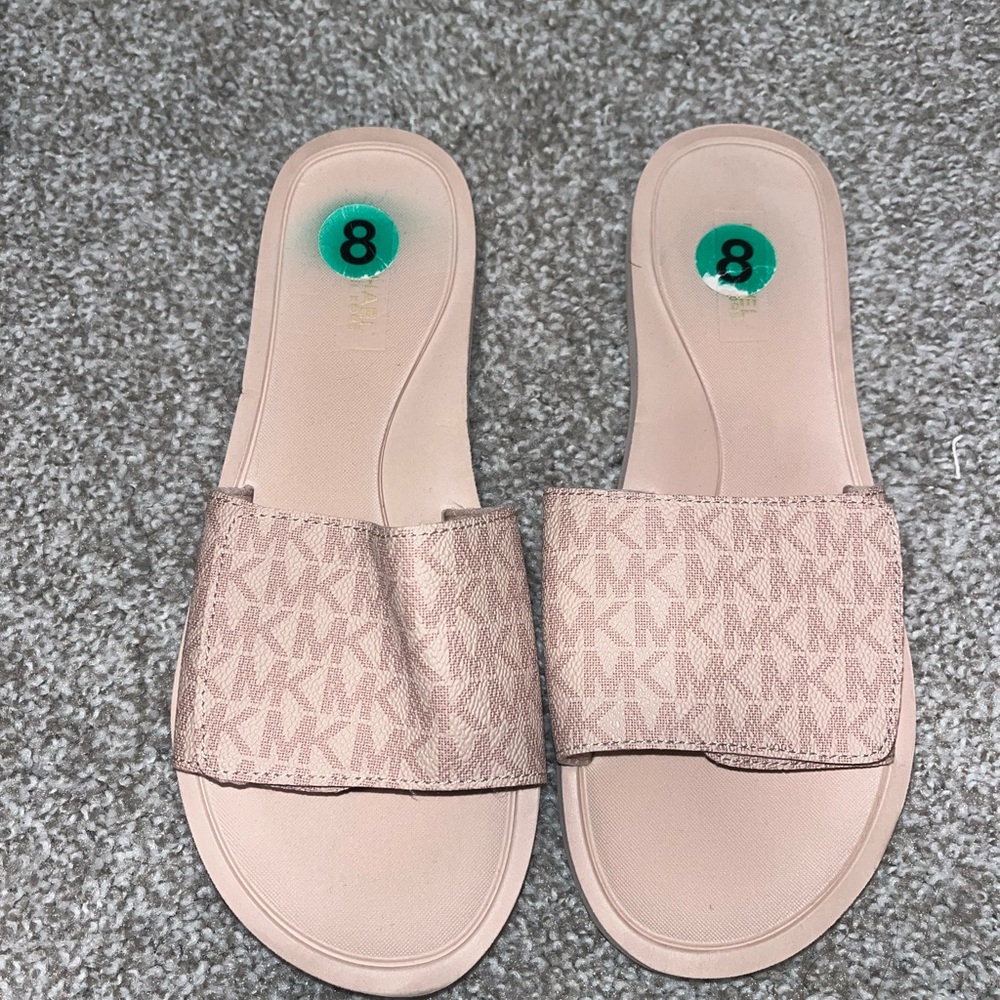 Michael Kors Pink Slides Size 8 - Picture 2 of 3